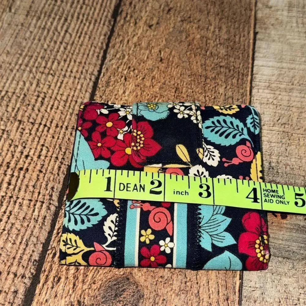 Vera Bradley bifold wallet - Picture 8 of 9